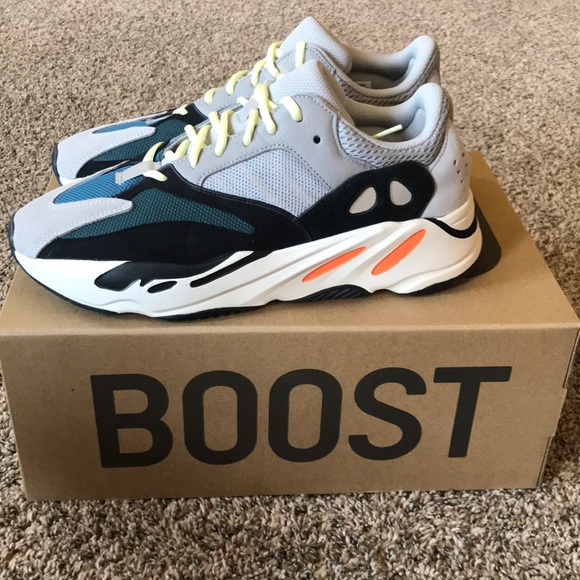 Yeezy Wave Runner 700 - Picture 2 of 4